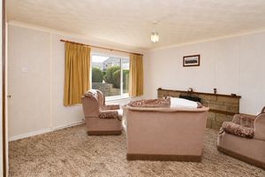 Lounge/Diner- click for photo gallery